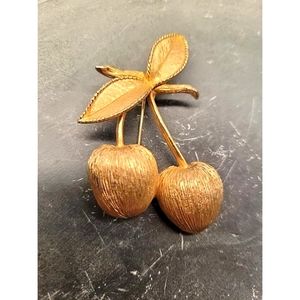 Sarah Coventry 1960’s Golden Cherries Gold Tone Pin Brooch